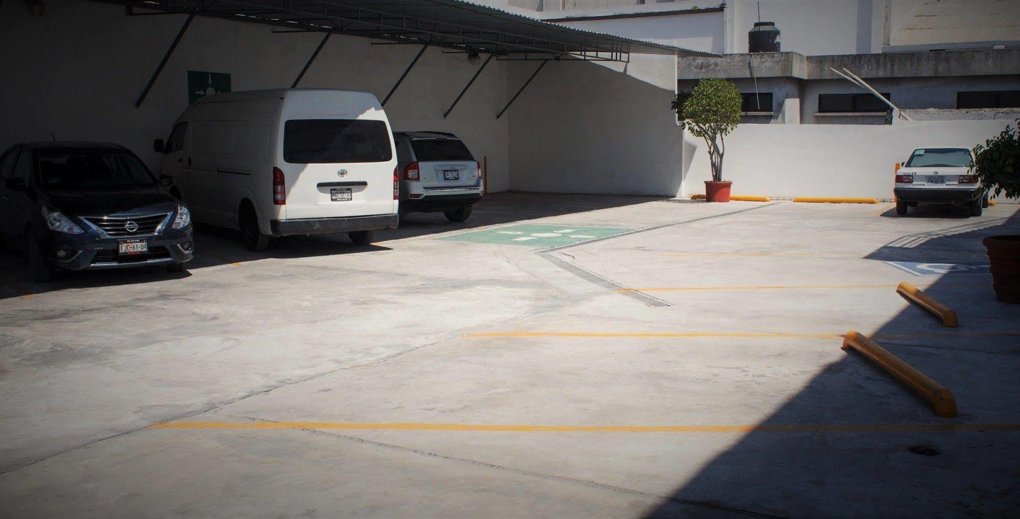 Fiesta Versalles Monterrey Bagian luar foto